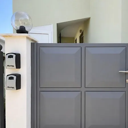 Coastal Escape - Modern 2br Maisonette By μρs *