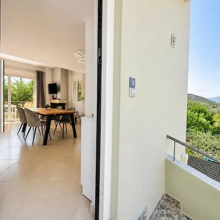 Coastal Escape - Modern 2br Maisonette By μρs Kato Almiri
