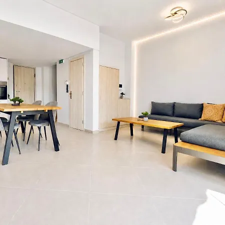 Coastal Escape - Modern 2br Maisonette By μρs Ferienhaus