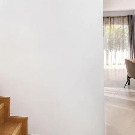Coastal Escape - Modern 2br Maisonette By μρs Semesterbostad *